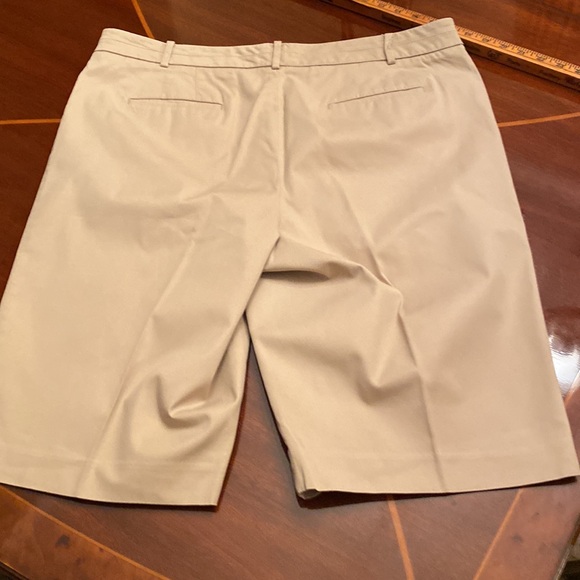 Talbots 13 inch shorts - Picture 8 of 9